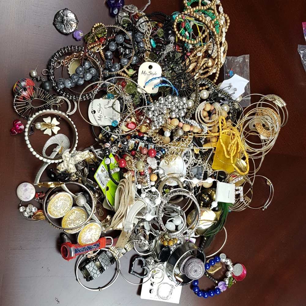 Bulk jewelry lot #A1